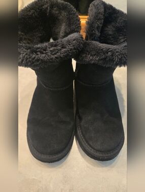 Cute Black Ankle Boots With Fur Lining. Size 6